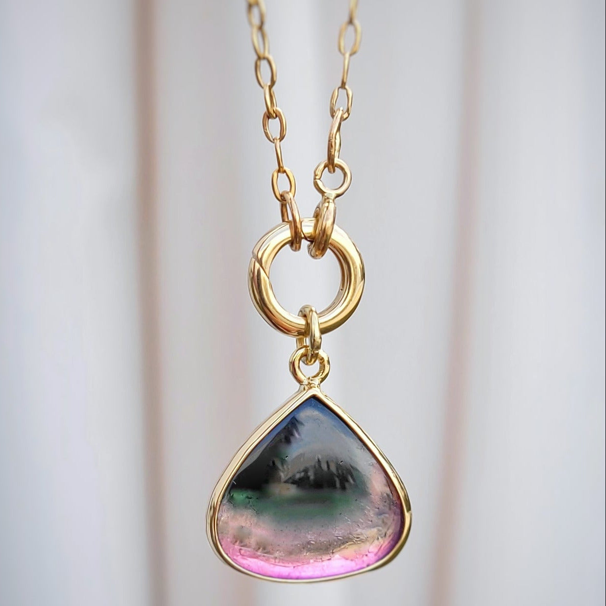 Fermoir invisible Fil rond Or jaune 750 millième