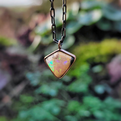 Opale Boulder d'Australie, Or 750 millièmes et Argent 925